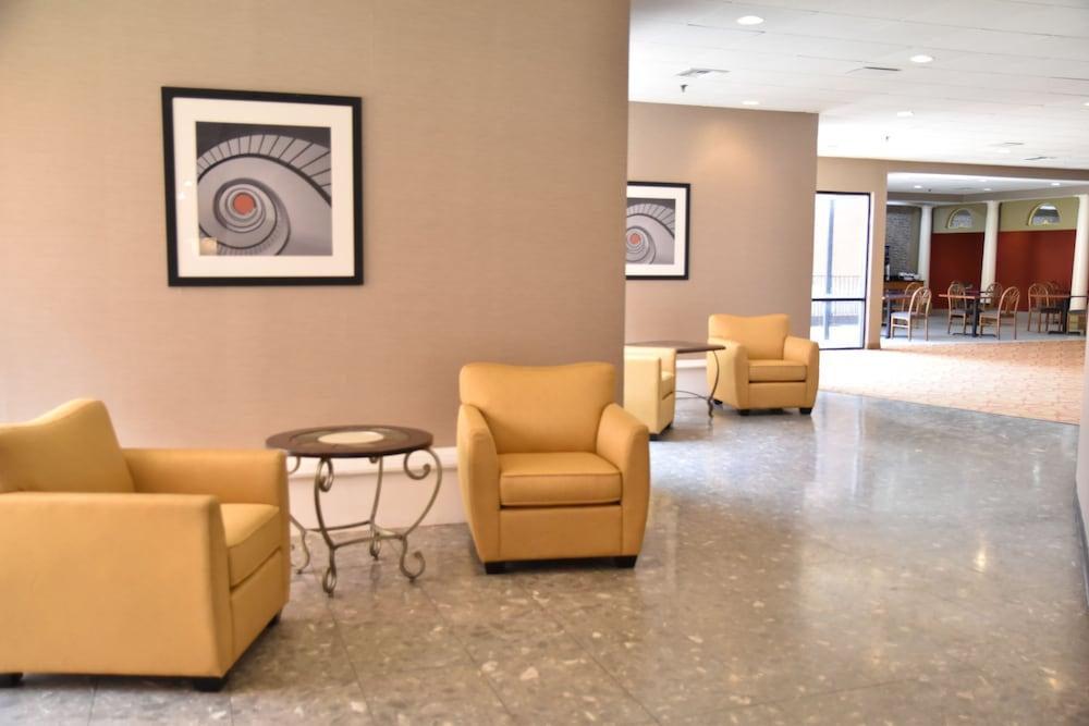 Ramada By Wyndham Wentzville Eksteriør billede