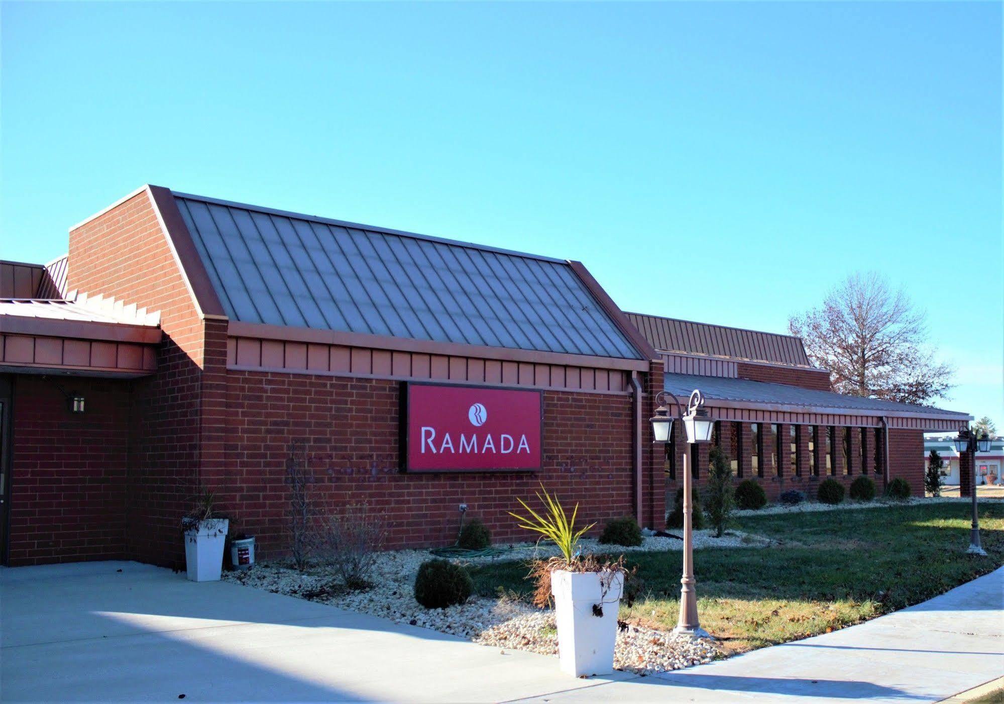 Ramada By Wyndham Wentzville Eksteriør billede