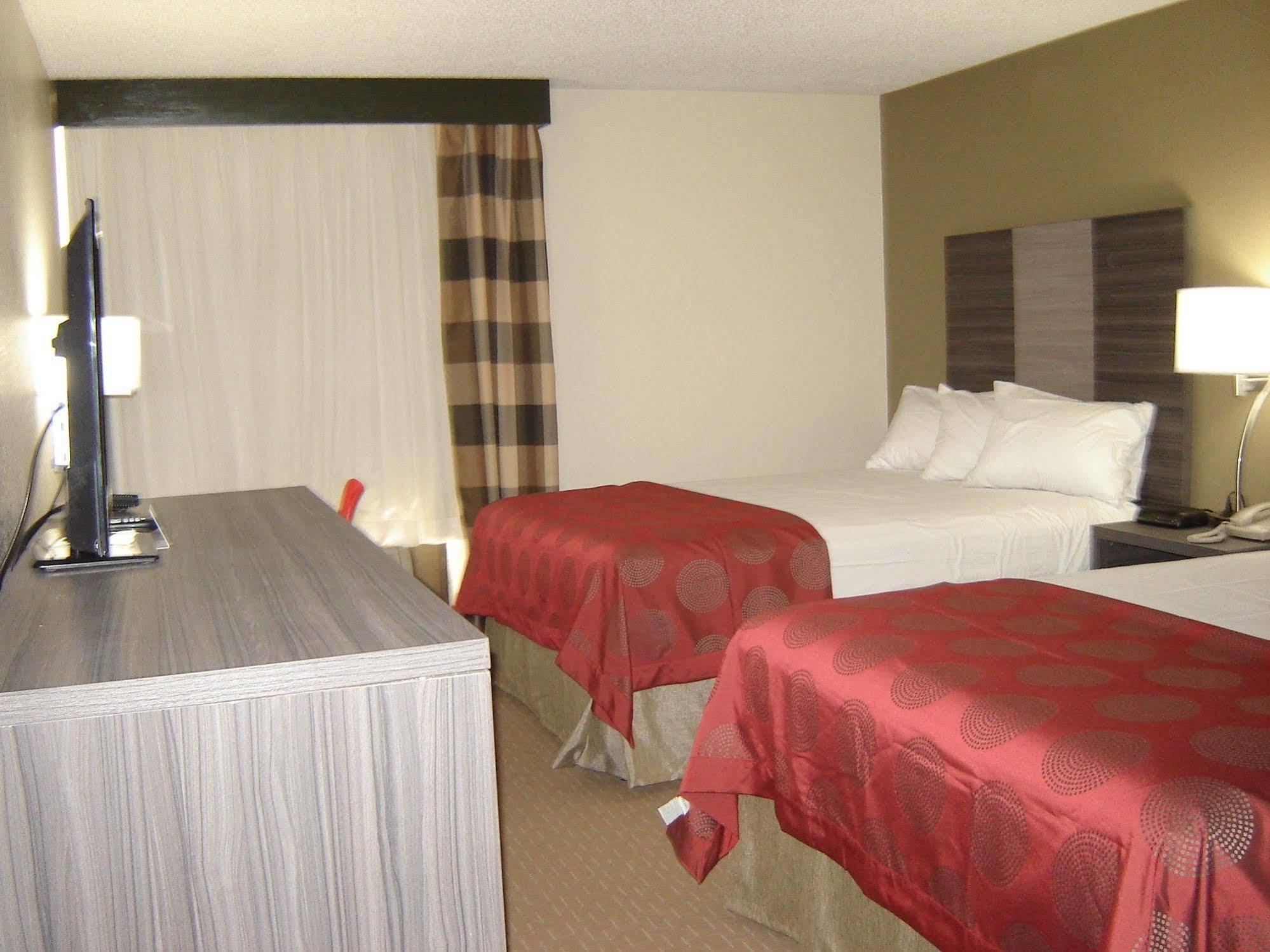 Ramada By Wyndham Wentzville Eksteriør billede