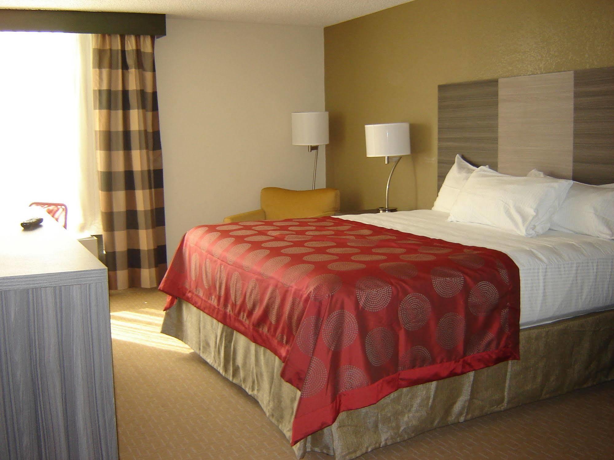 Ramada By Wyndham Wentzville Eksteriør billede
