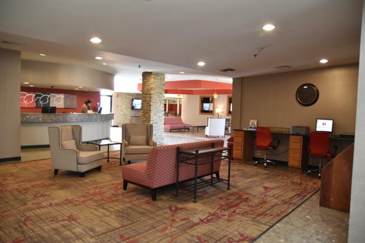 Ramada By Wyndham Wentzville Eksteriør billede