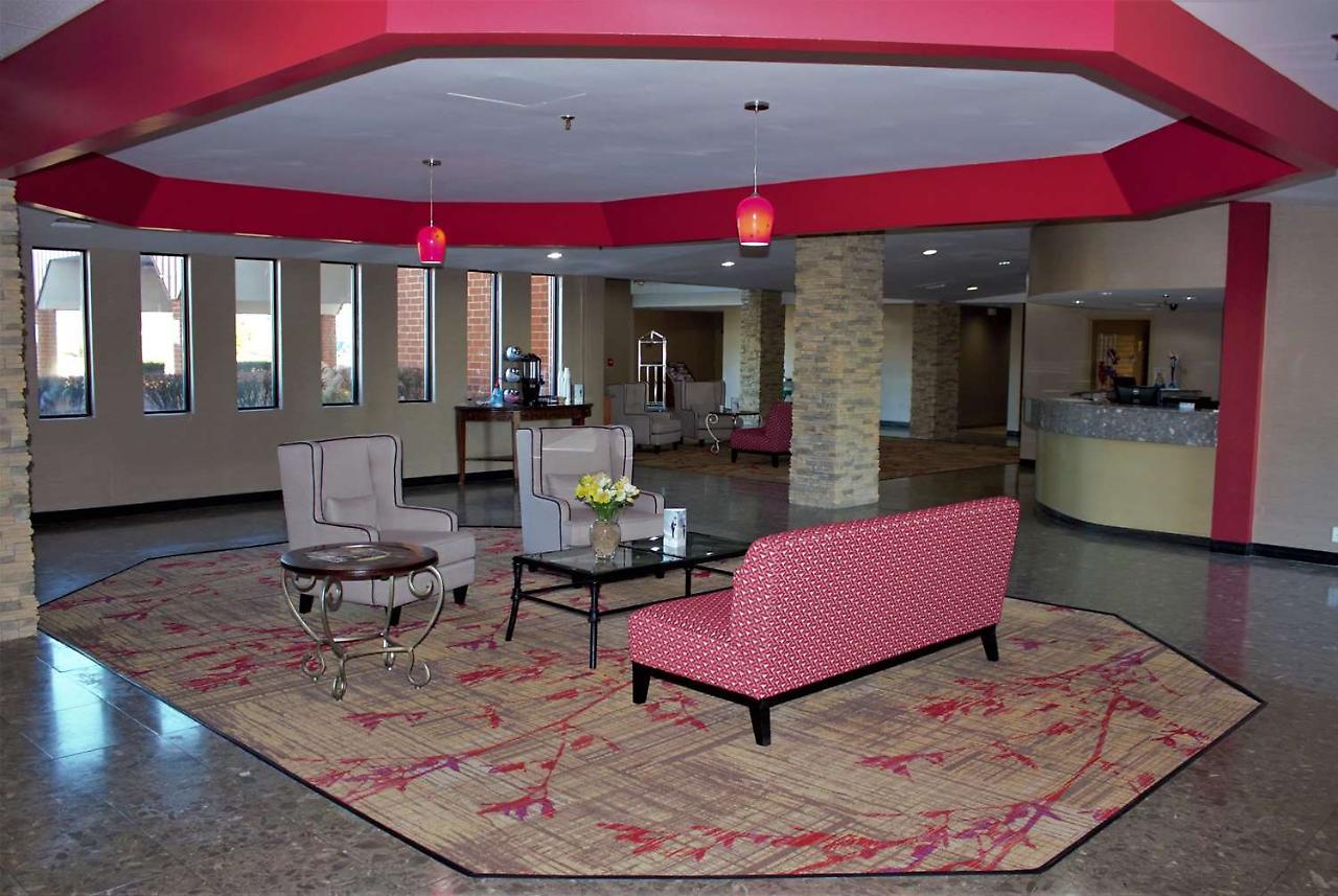 Ramada By Wyndham Wentzville Eksteriør billede